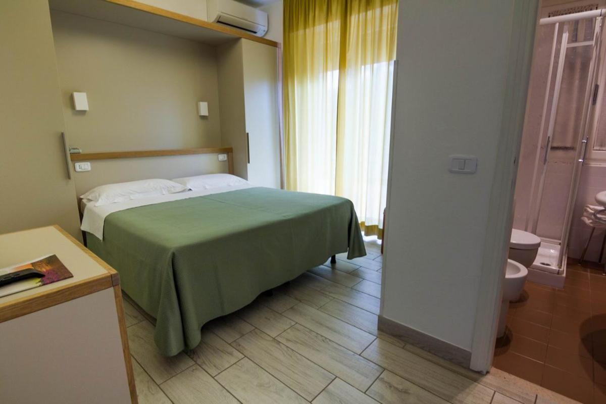 Hotel Mirella Castiglione della Pescaia Habitación foto