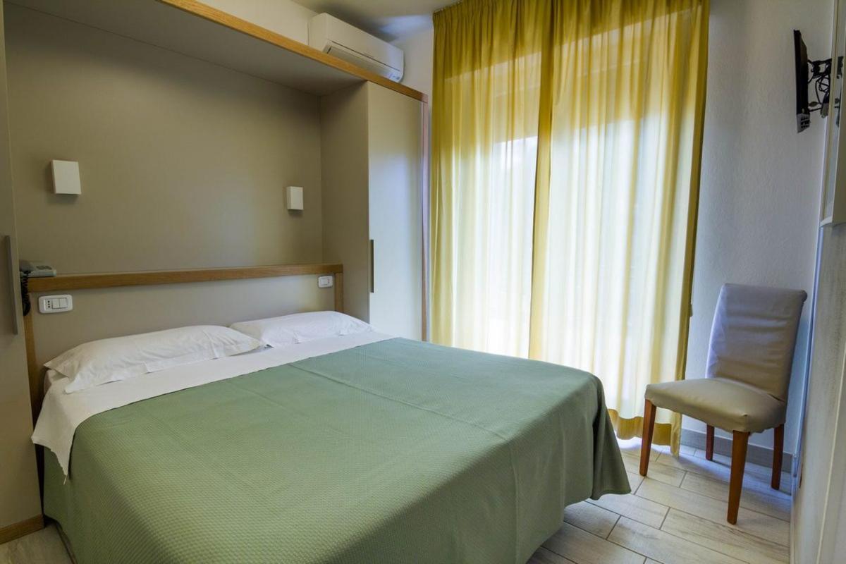 Hotel Mirella Castiglione della Pescaia Habitación foto