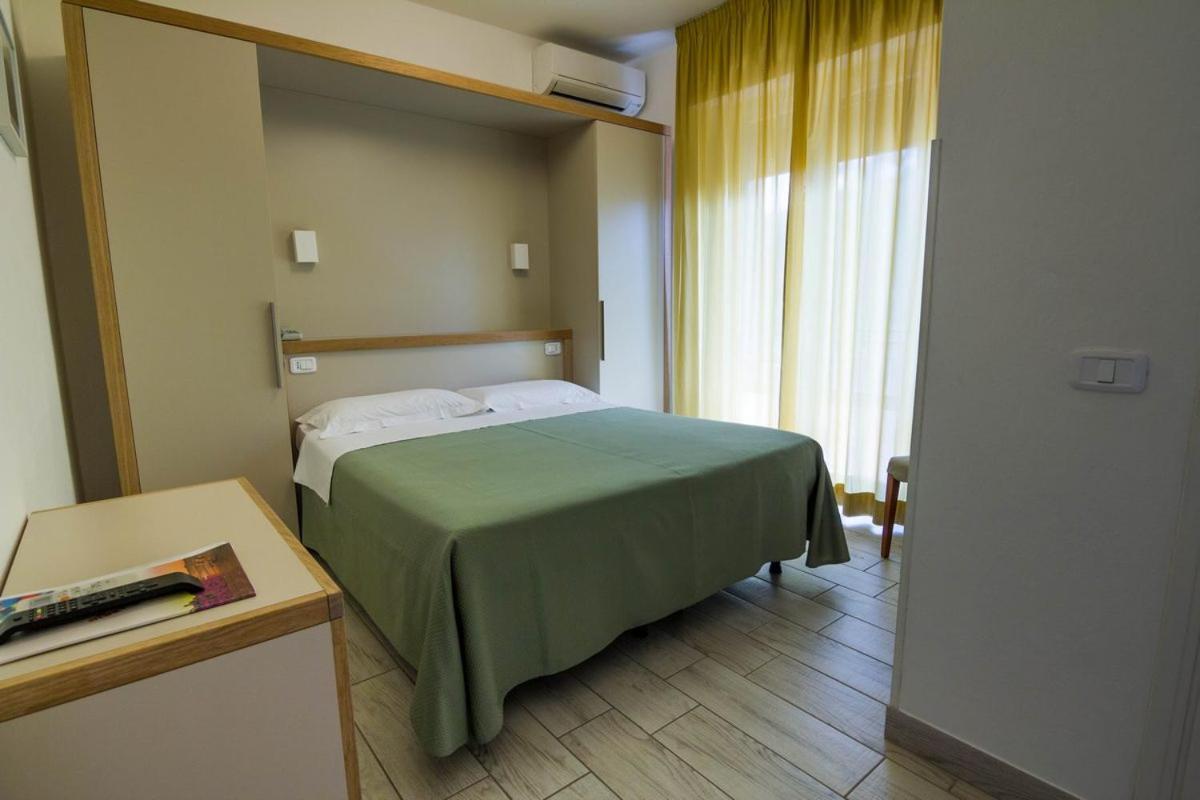 Hotel Mirella Castiglione della Pescaia Habitación foto