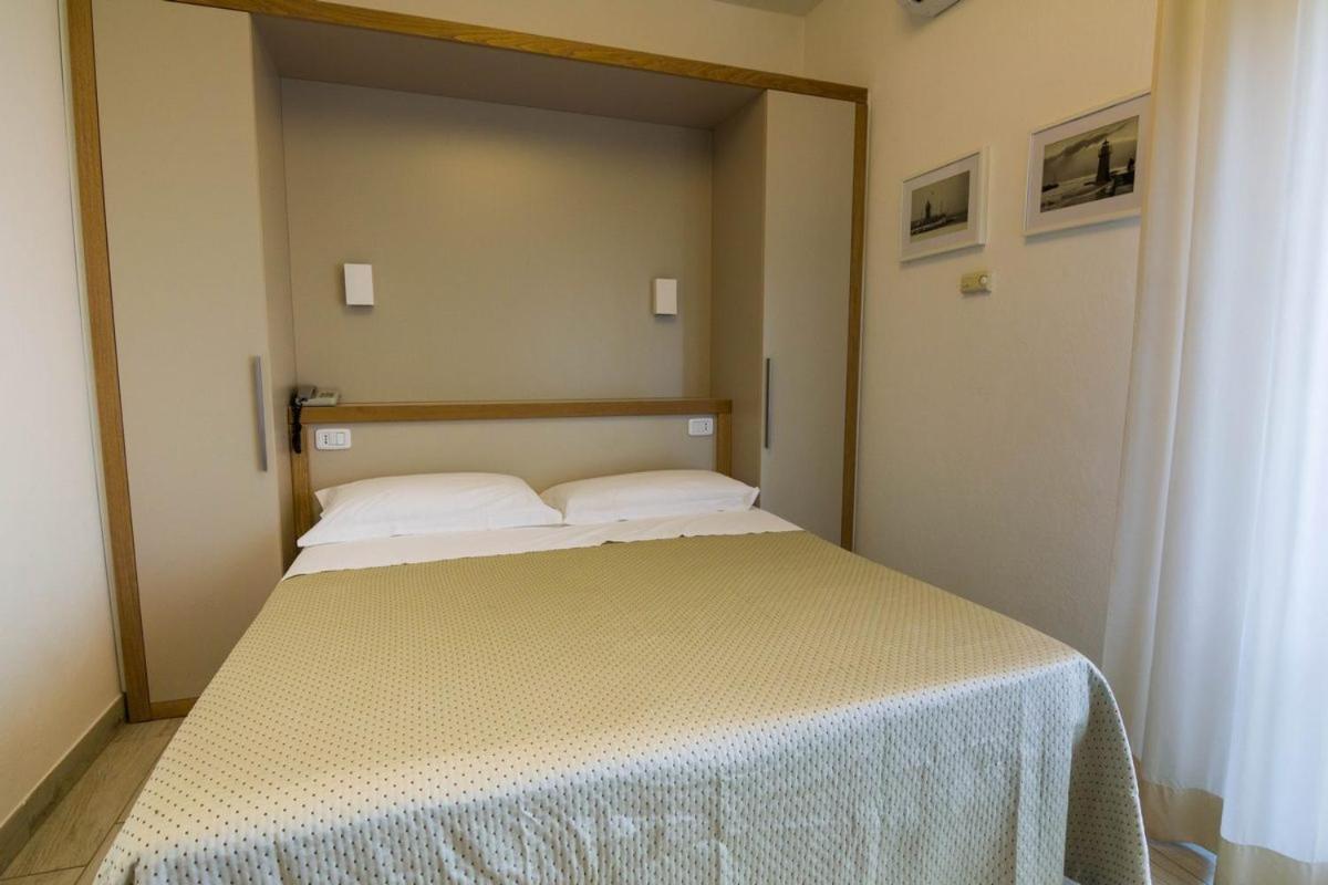 Hotel Mirella Castiglione della Pescaia Habitación foto