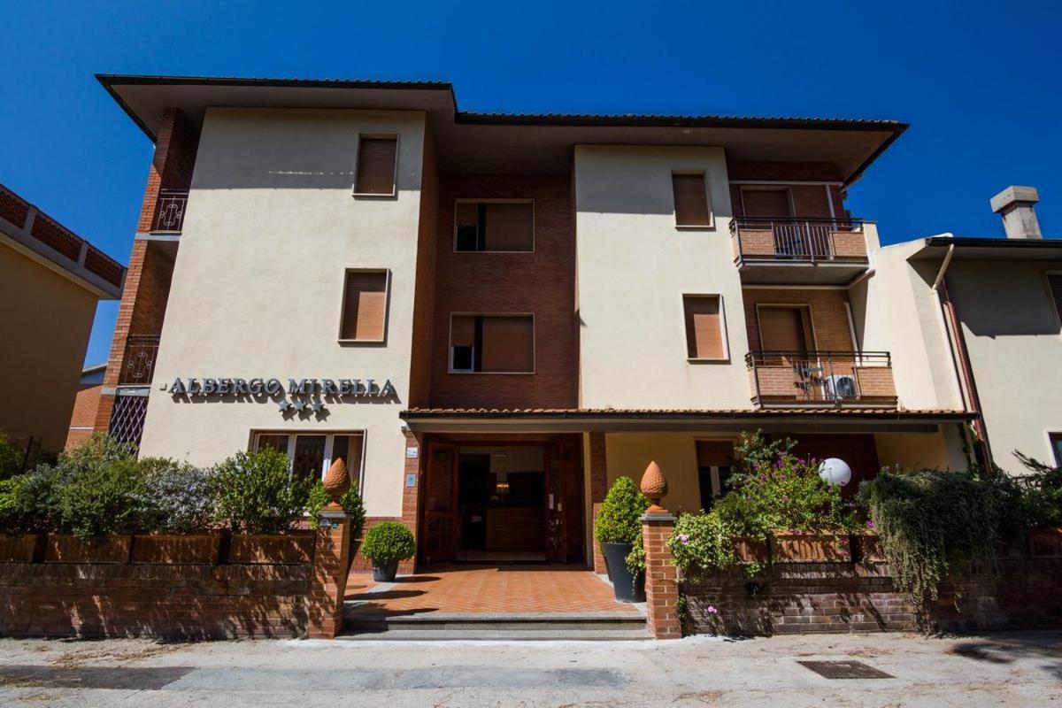 Hotel Mirella Castiglione della Pescaia Exterior foto